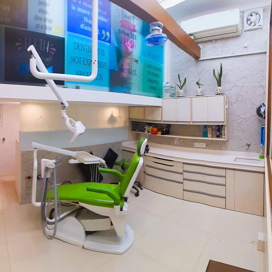 Second pediatric dental operatory with child-friendly décor in Nerul